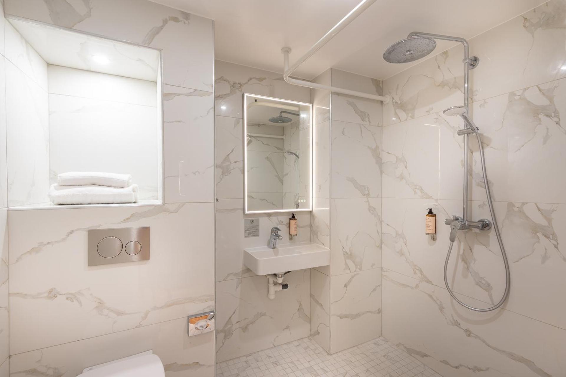 Les Suites Hcr パリ エクステリア 写真