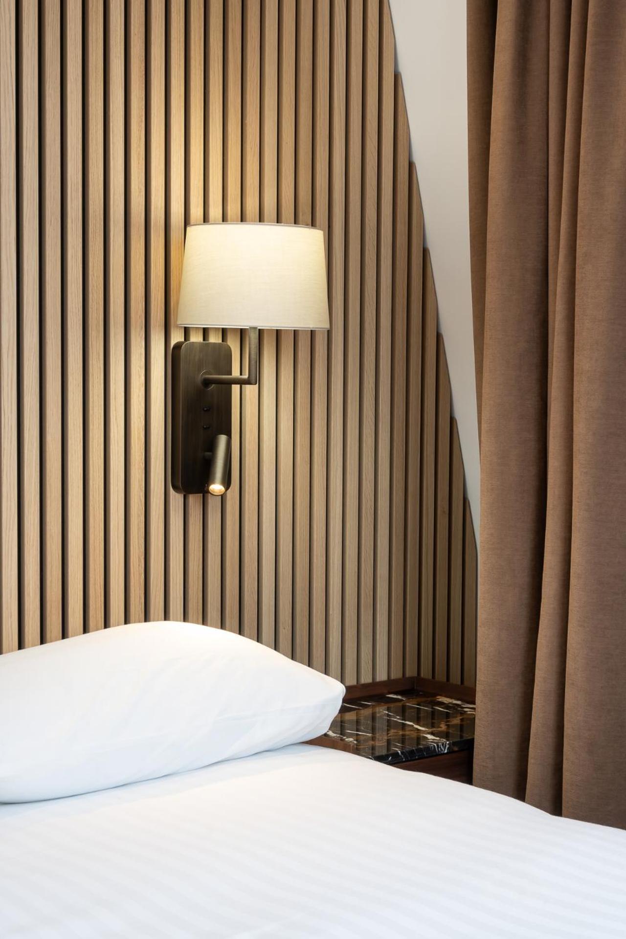 Les Suites Hcr パリ エクステリア 写真